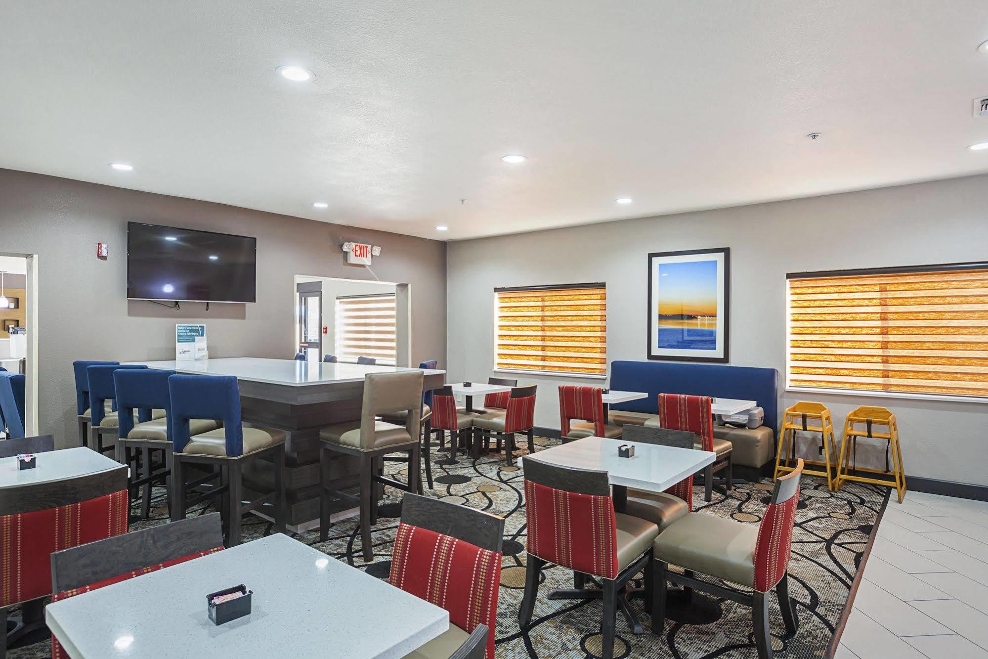 Comfort Suites Lewisville Exterior photo